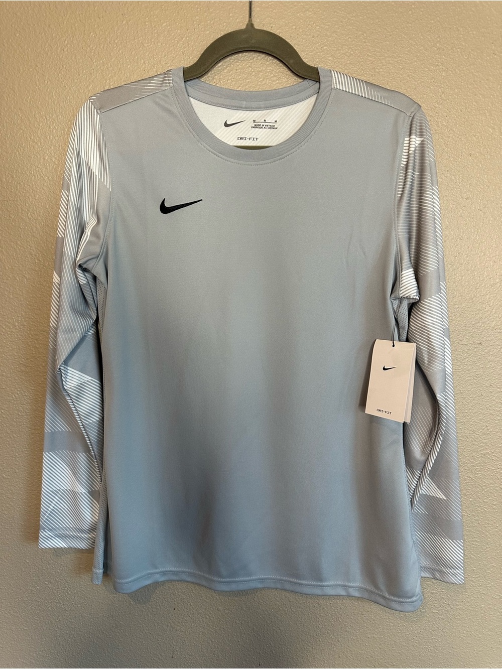 Nike women’s Light Gray Dri-FIT Long-Sleeve